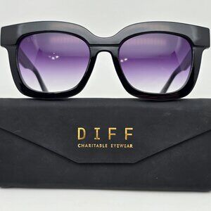 *SOLD* Diff Eyewear Makay Black Frame Grey Gradient Lens Oversized Sunglasses
